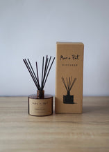 Load image into Gallery viewer, Tobacco + Hay Candle